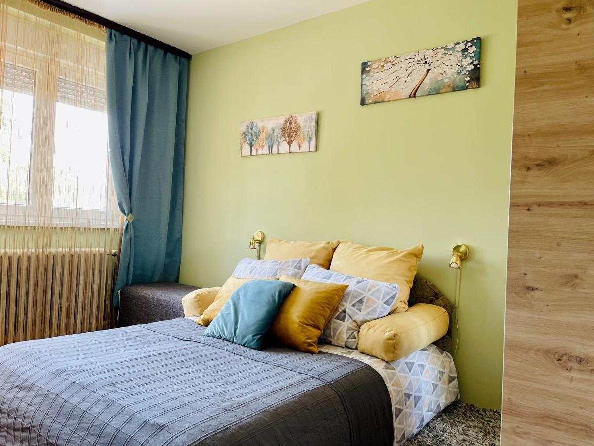 Apartman Jelena II Leilighet Sremska Mitrovica Eksteriør bilde