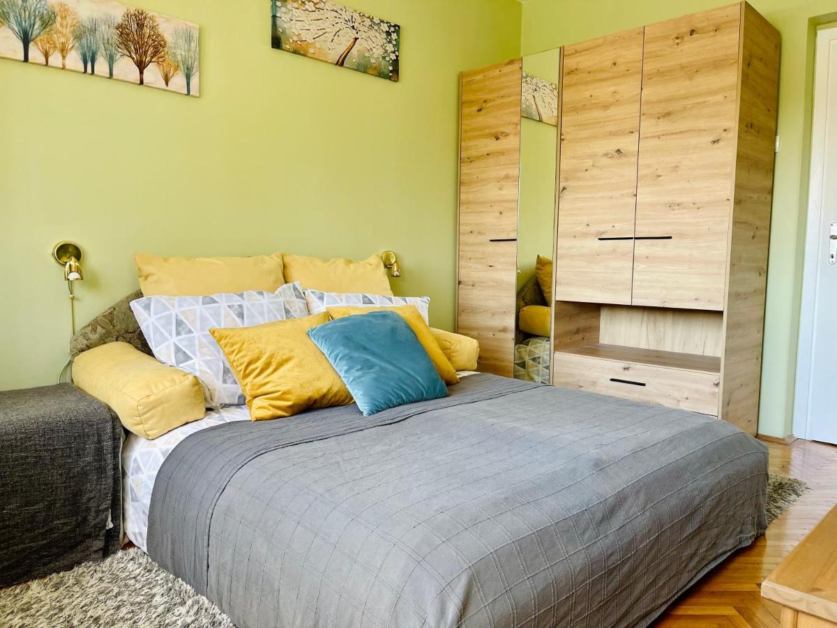 Apartman Jelena II Leilighet Sremska Mitrovica Eksteriør bilde