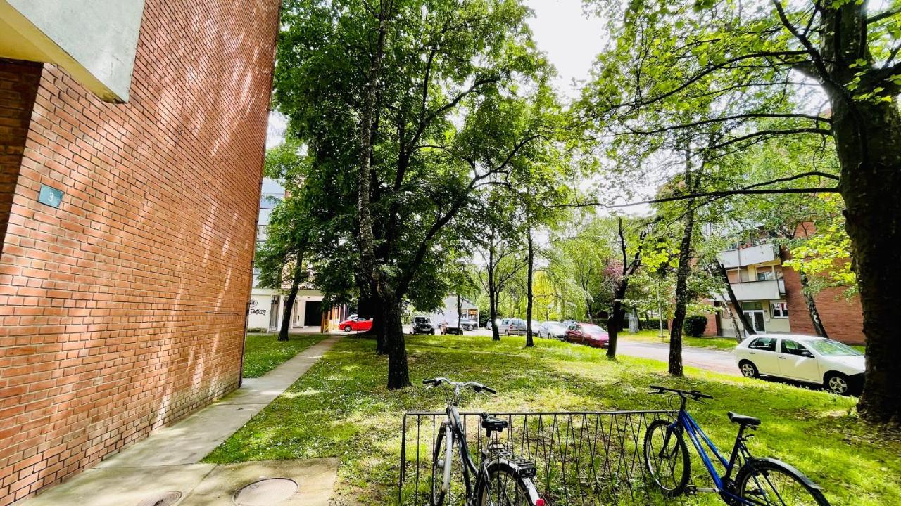 Apartman Jelena II Leilighet Sremska Mitrovica Eksteriør bilde