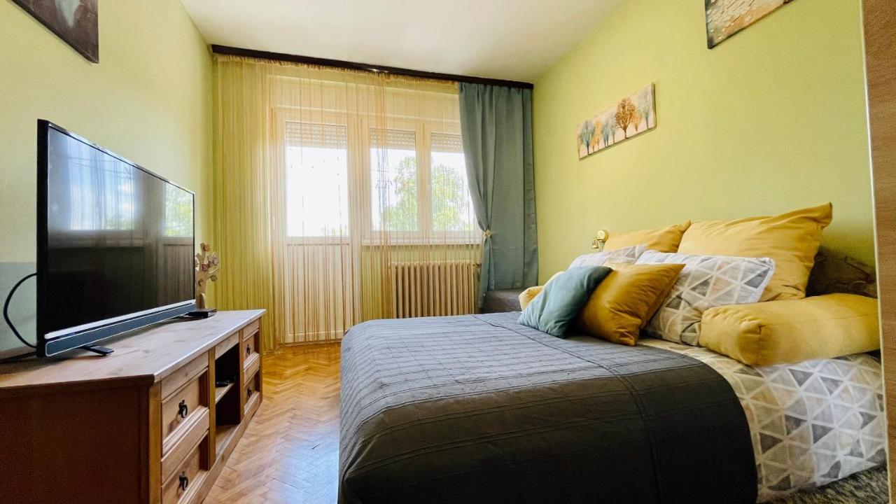 Apartman Jelena II Leilighet Sremska Mitrovica Eksteriør bilde