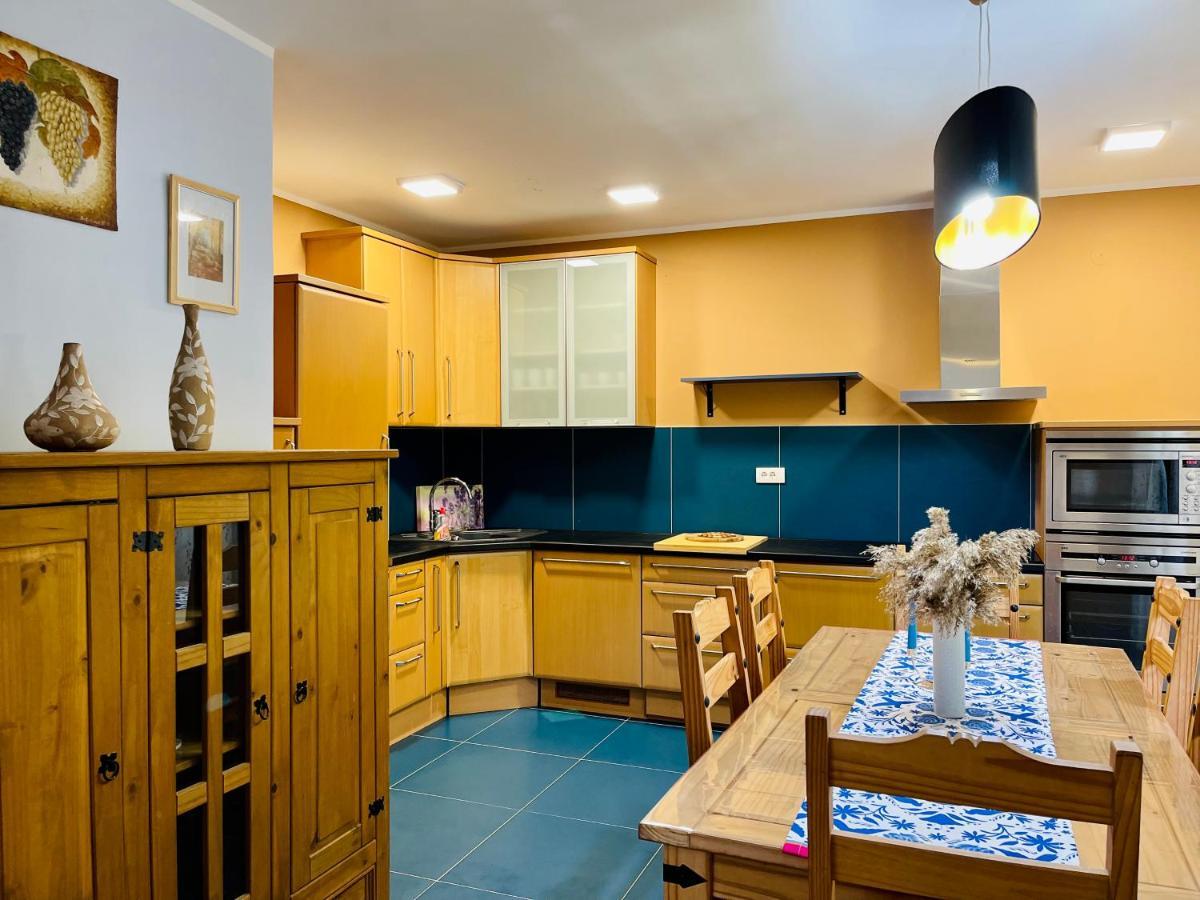 Apartman Jelena II Leilighet Sremska Mitrovica Eksteriør bilde